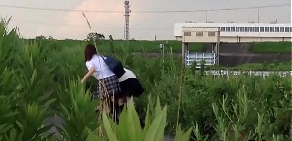 Japanese teens gush pee and get watched